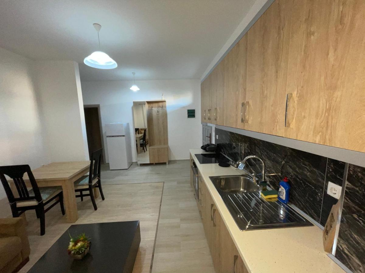 Garden Villa Apartments Sarandë Buitenkant foto
