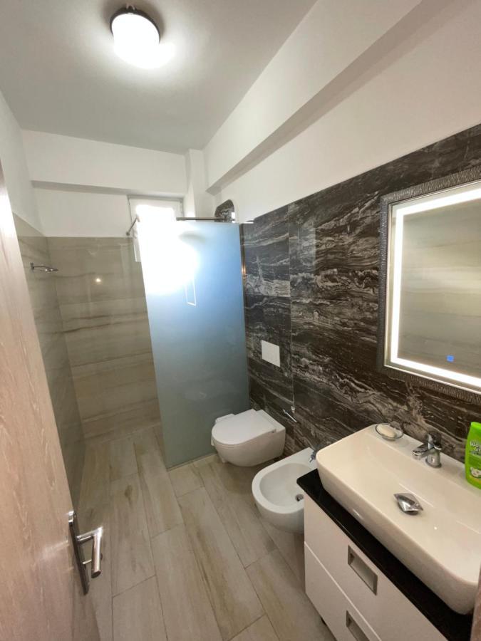 Garden Villa Apartments Sarandë Buitenkant foto