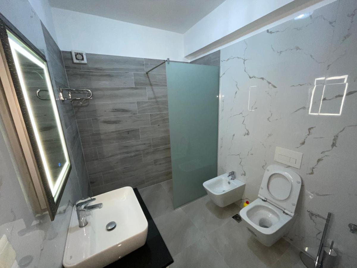 Garden Villa Apartments Sarandë Buitenkant foto