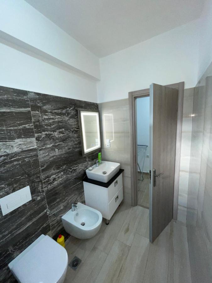 Garden Villa Apartments Sarandë Buitenkant foto