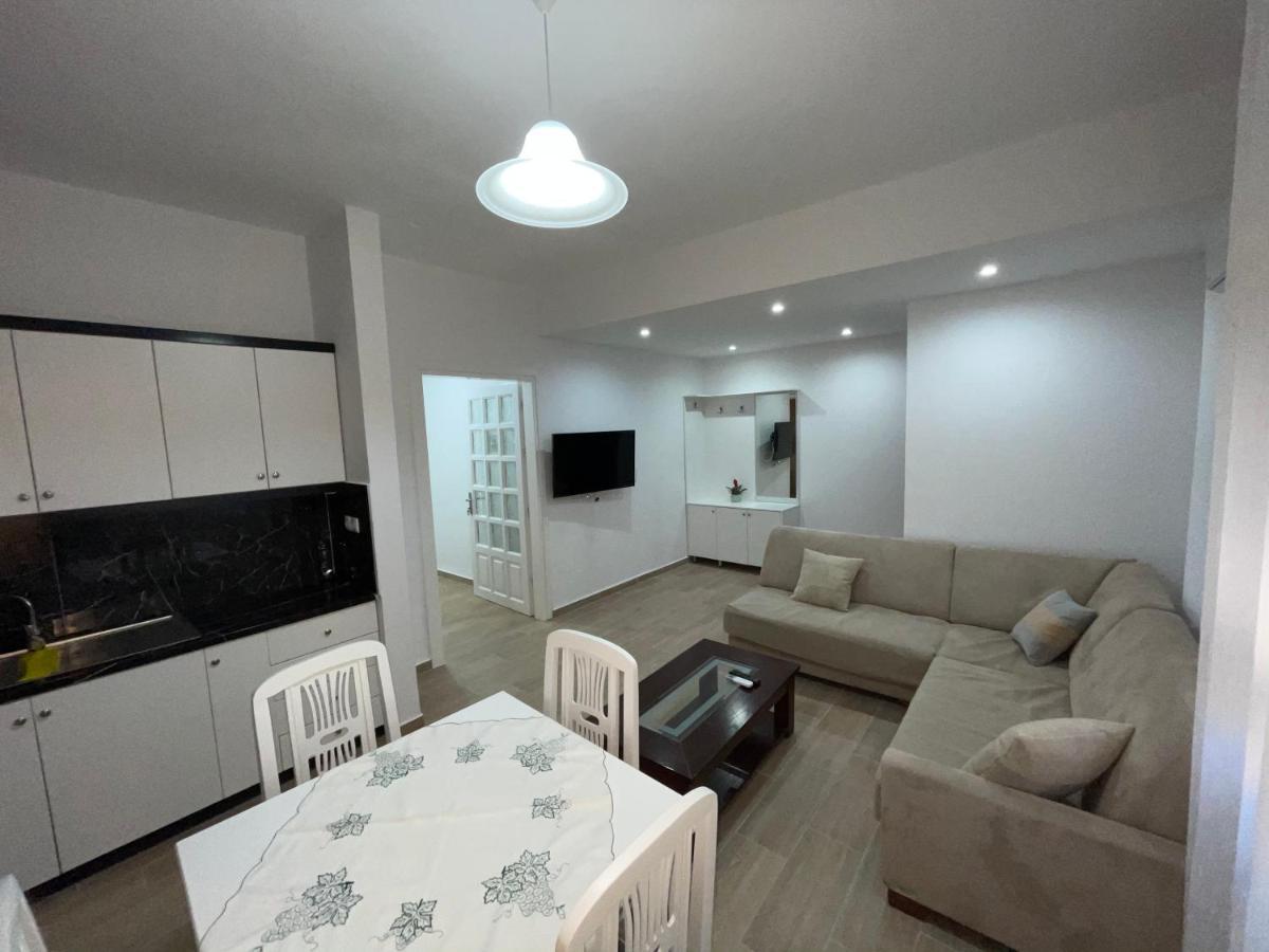 Garden Villa Apartments Sarandë Buitenkant foto