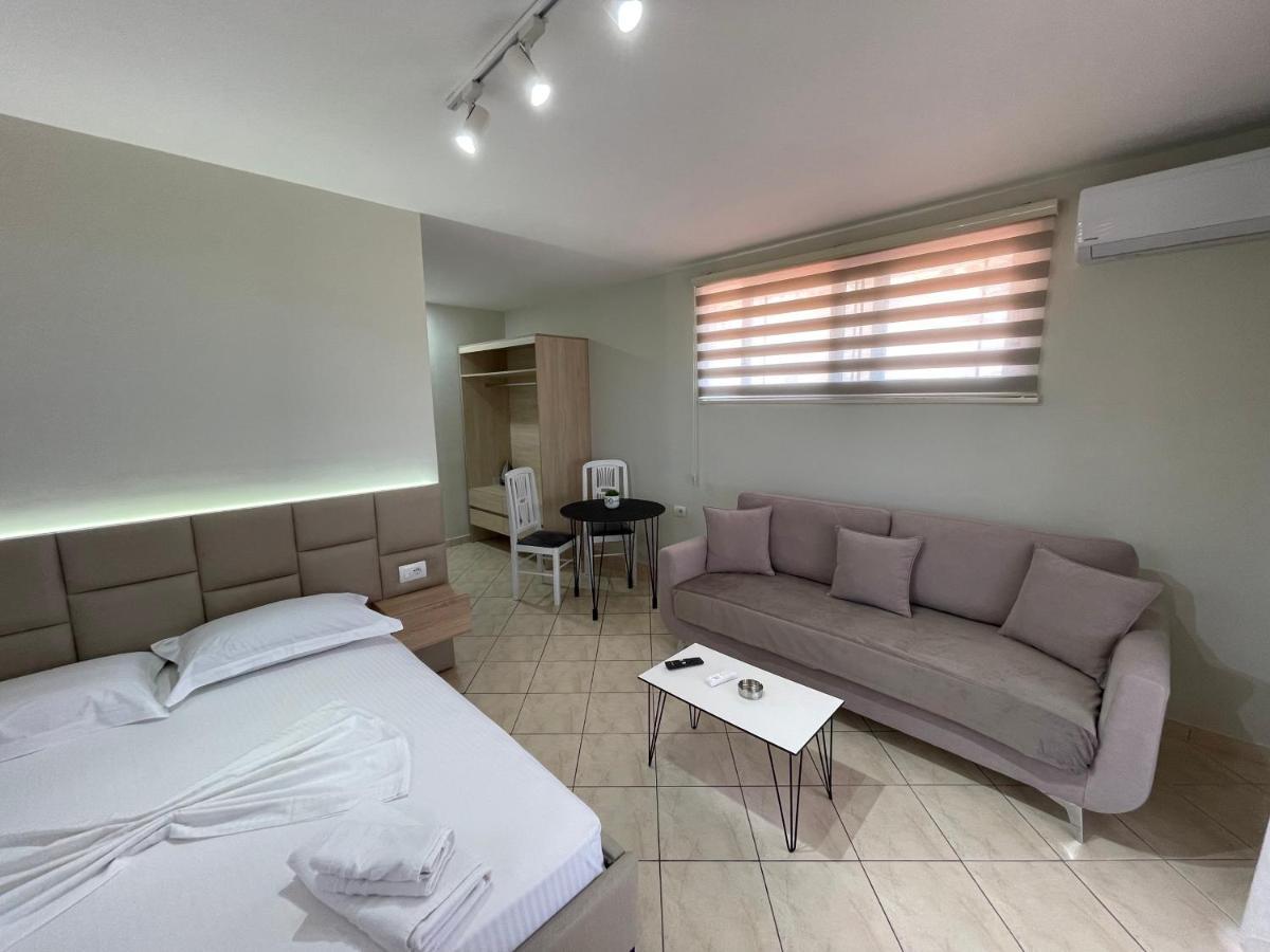 Garden Villa Apartments Sarandë Buitenkant foto