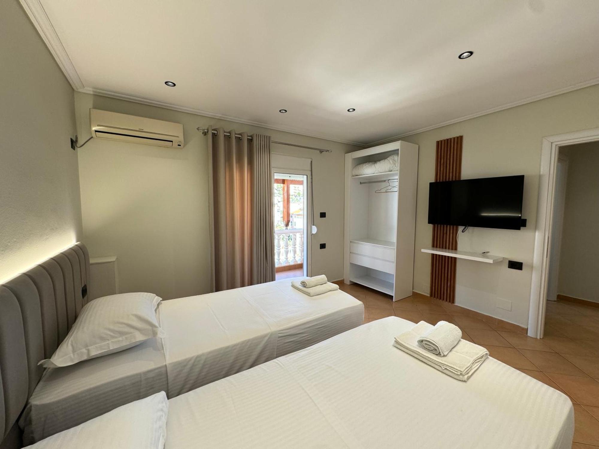 Garden Villa Apartments Sarandë Buitenkant foto