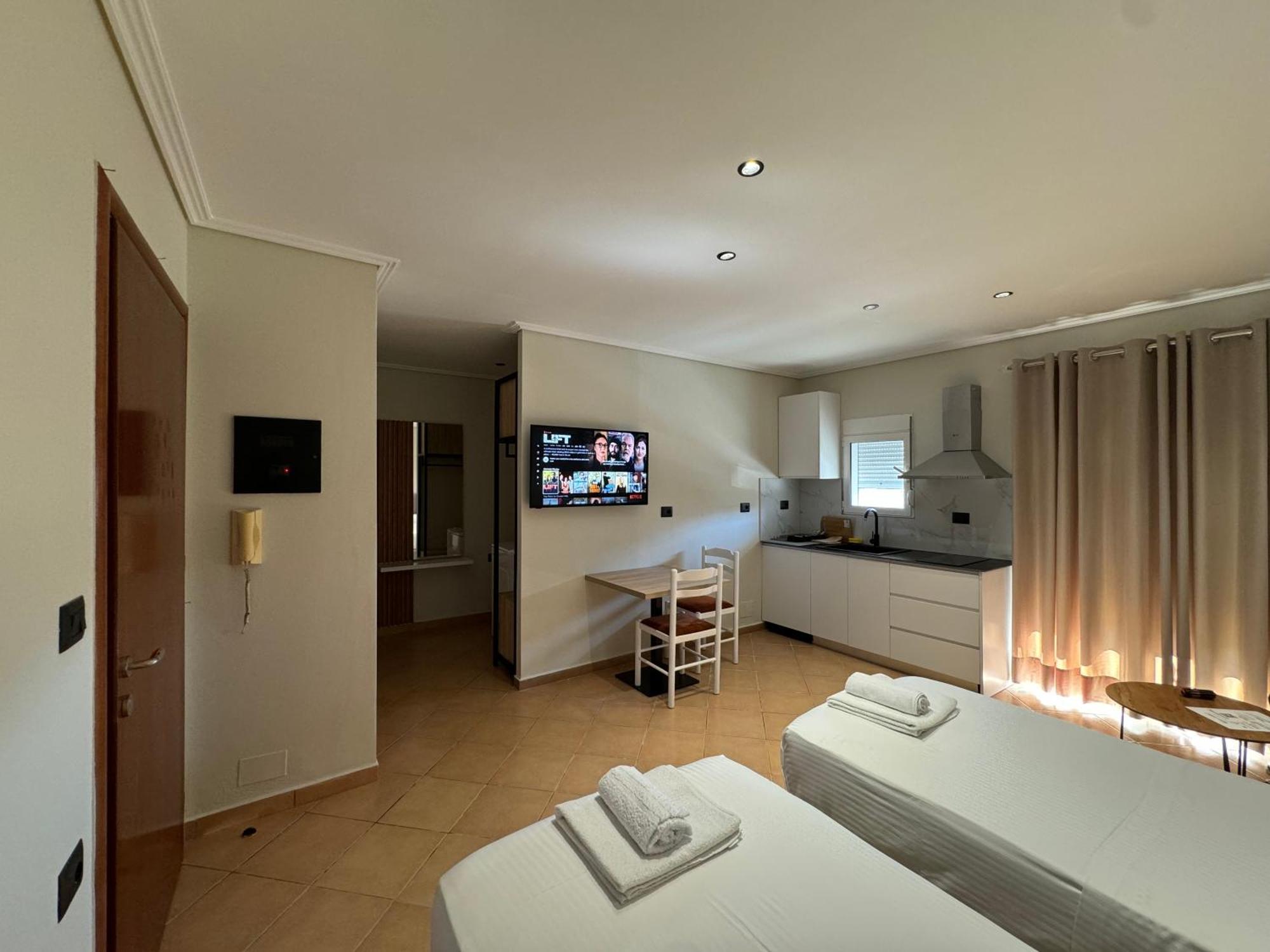 Garden Villa Apartments Sarandë Buitenkant foto
