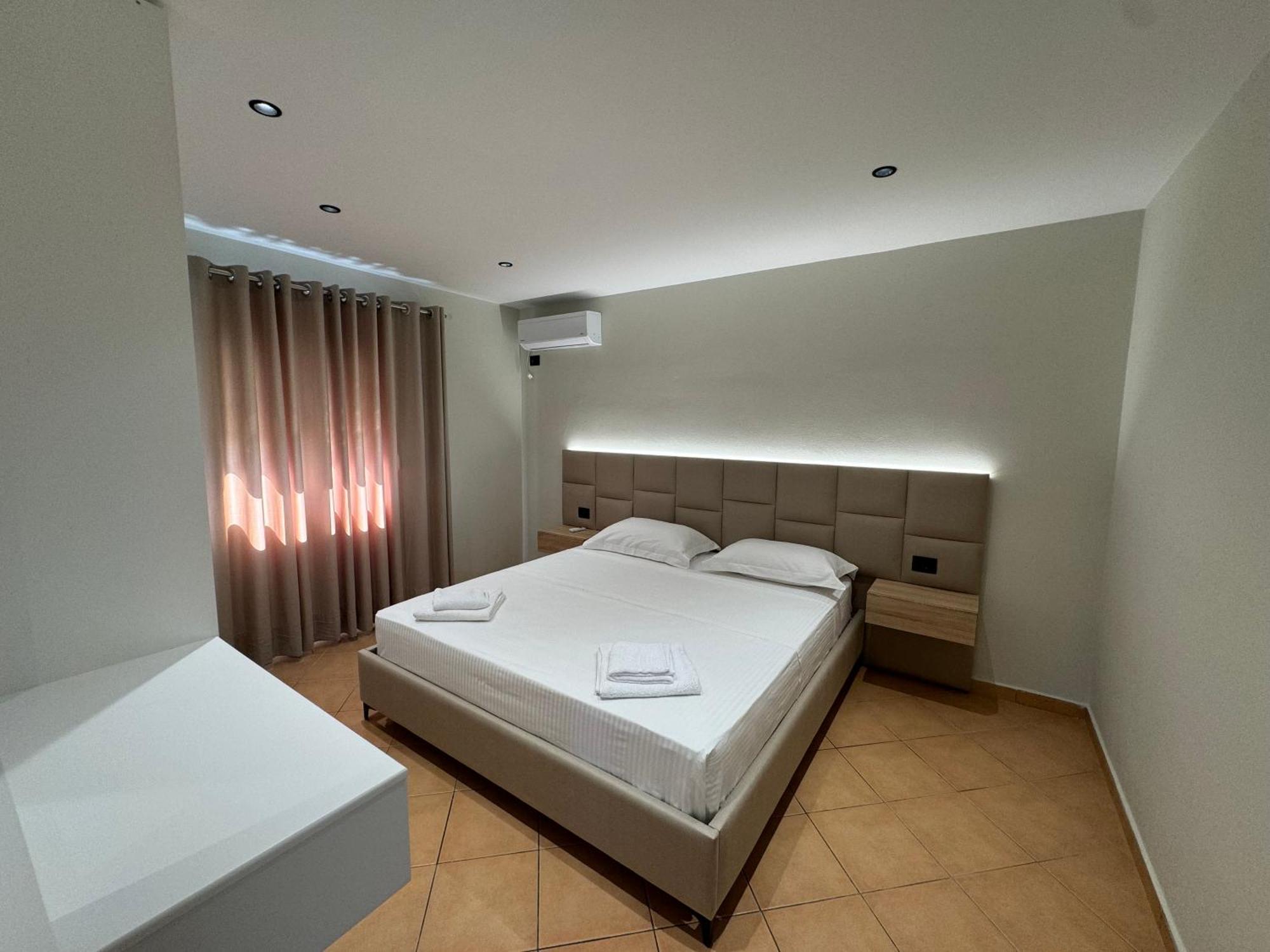 Garden Villa Apartments Sarandë Buitenkant foto