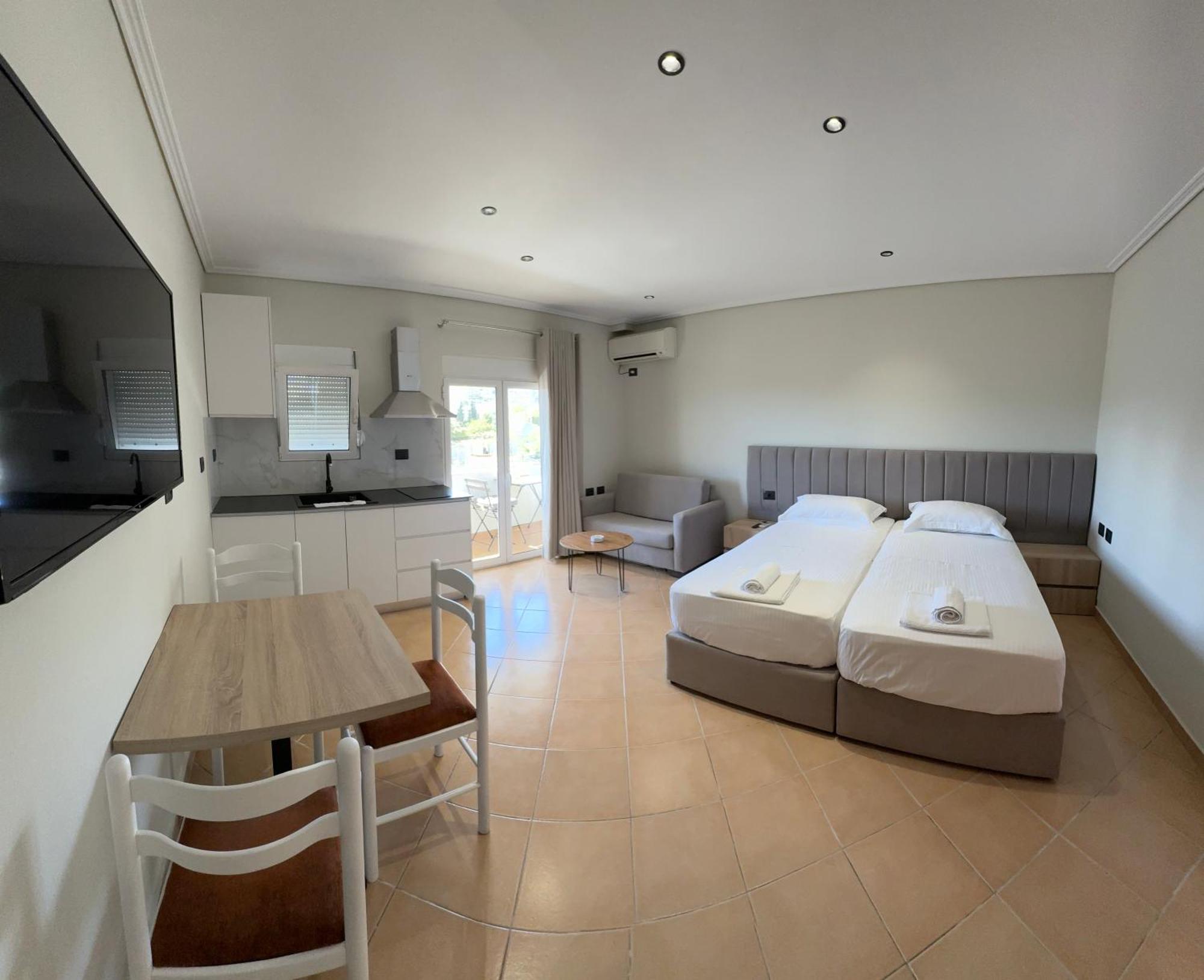 Garden Villa Apartments Sarandë Buitenkant foto