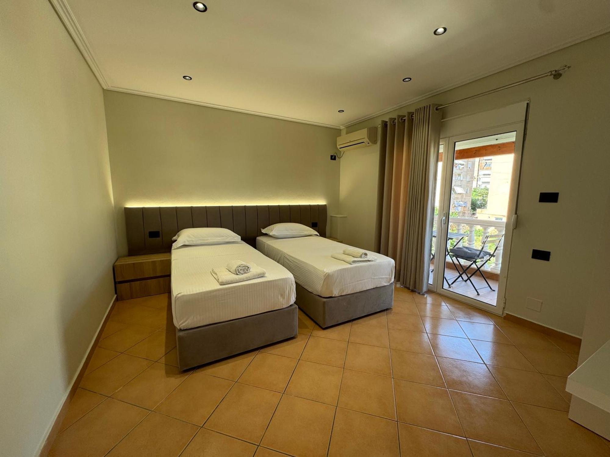 Garden Villa Apartments Sarandë Buitenkant foto