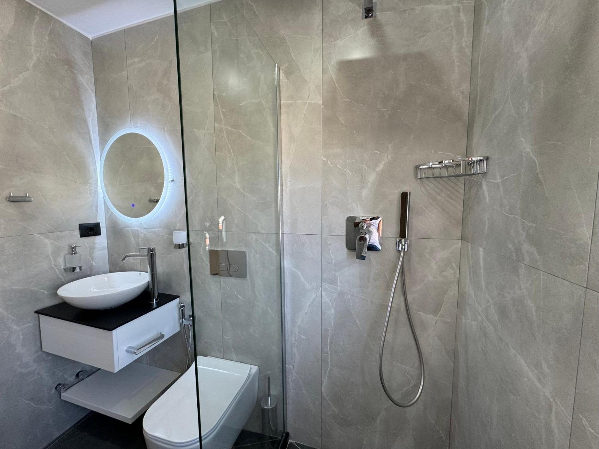 Garden Villa Apartments Sarandë Buitenkant foto