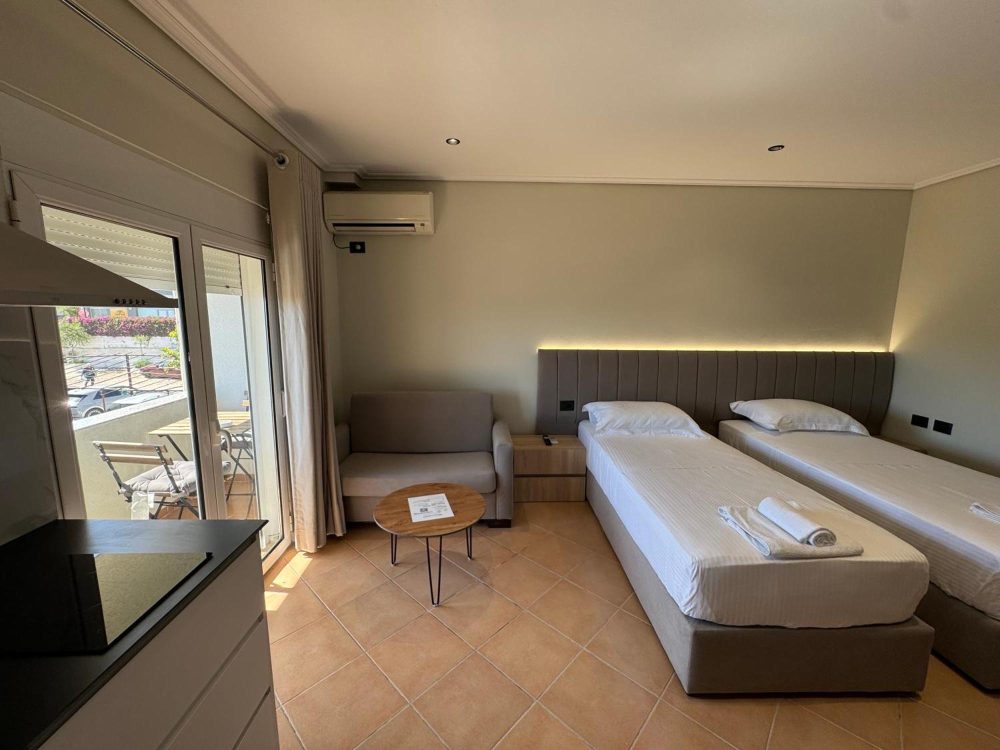 Garden Villa Apartments Sarandë Buitenkant foto