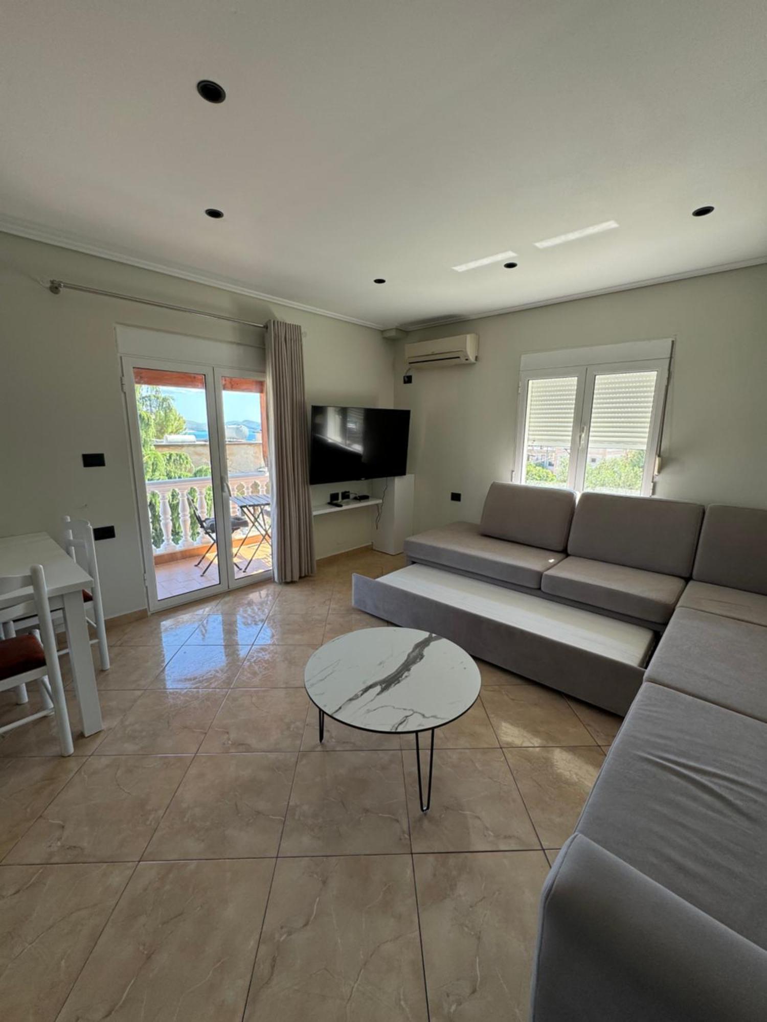 Garden Villa Apartments Sarandë Buitenkant foto