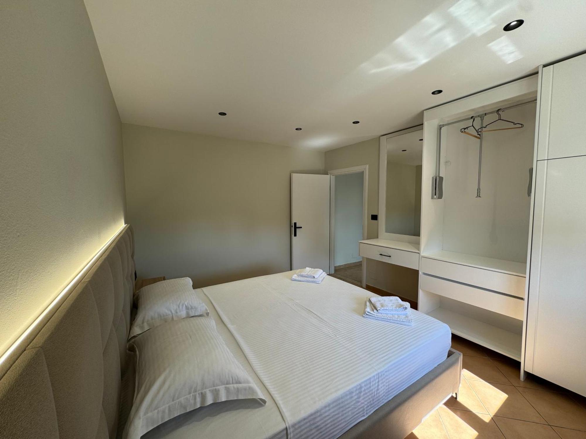 Garden Villa Apartments Sarandë Buitenkant foto